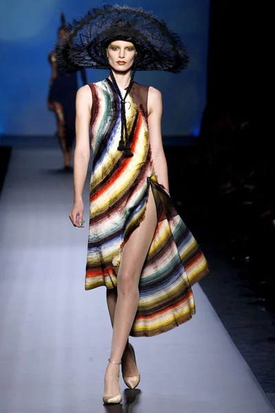 Look 18